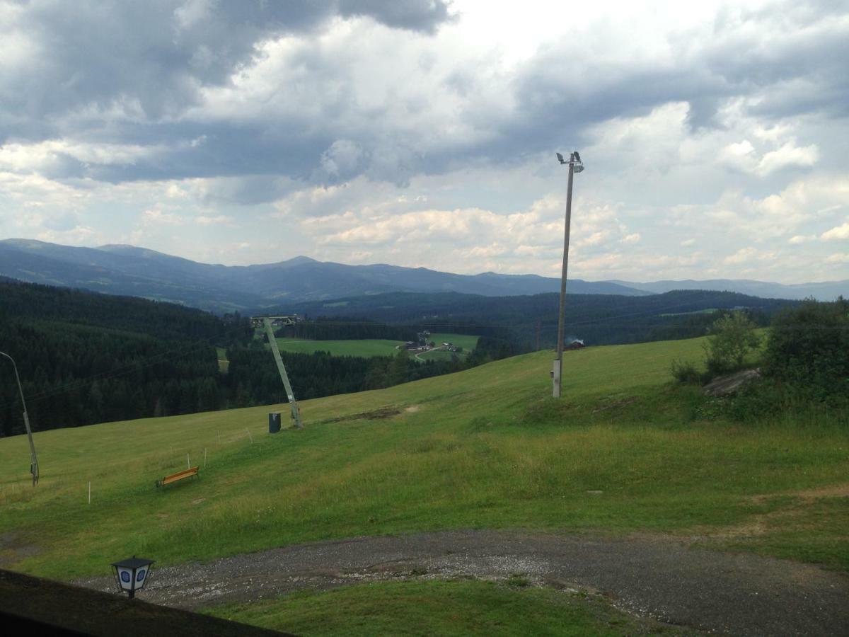 Alpengasthof Hoiswirt Modriach Exteriör bild